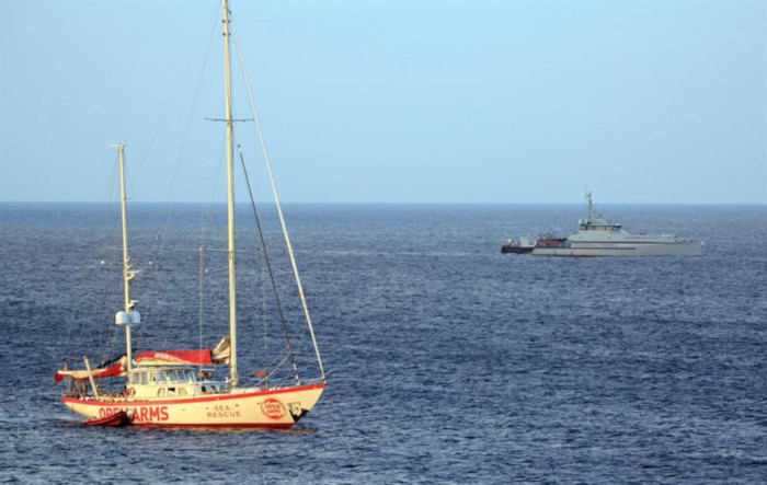 Autoridades italianas realizarán una inspección médica en el buque humanitario español Open Arms.