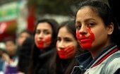 Un grupo de jóvenes participó en la marcha en contra de la violencia de género ayer sábado en Lima.