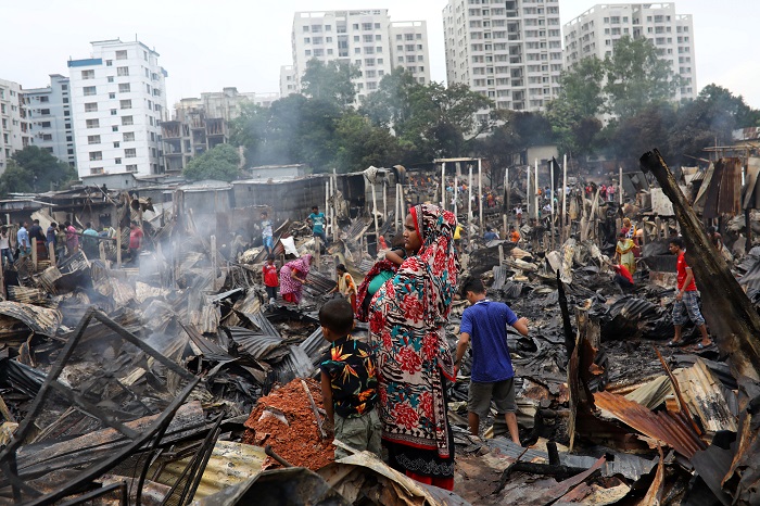 El incendio arrasó con miles de viviendas de material precario en las barriadas más humildes.