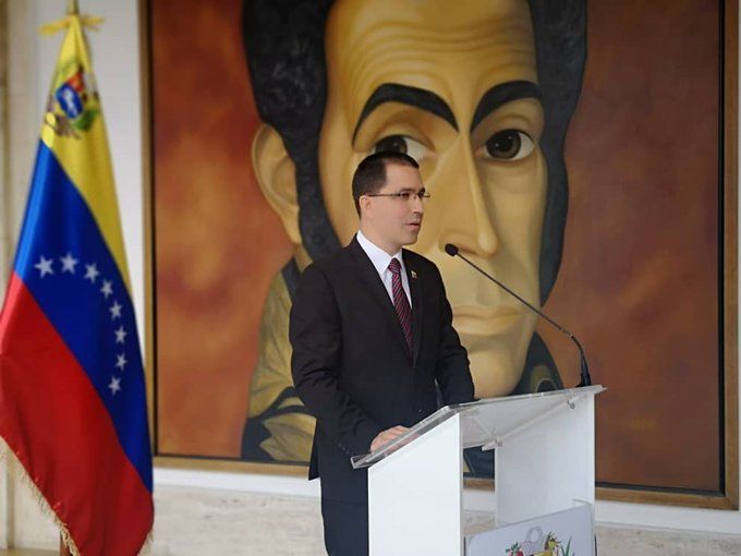 El canciller venezolano expresó la voluntad del Gobierno de Venezuela por contribuir con la paz en suelo colombiano.