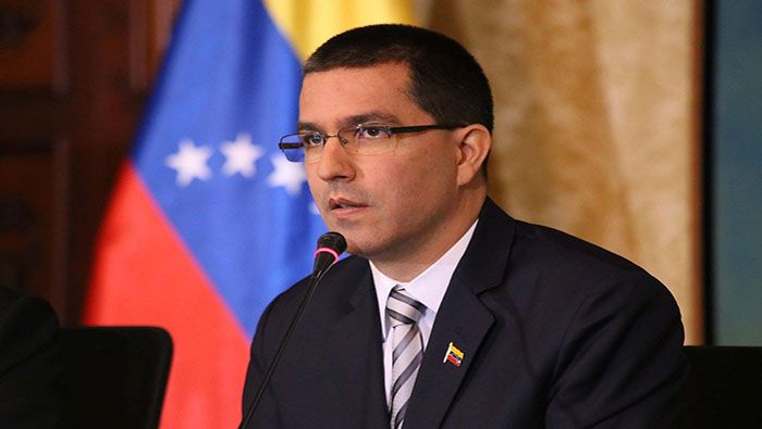 Arreaza denunció que el Gobierno colombiano, ampara a grupos armados para atacar instituciones venezolanas.