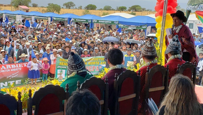 El presidente boliviano entrega obras sociales en Cochabamba para conmemorar gesta libertaria.