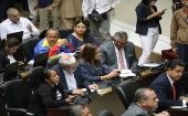 en la sesión se encuentra presente el diputado Juan Guaidó, quien ha sido acusado de tener vínculos con el grupo narco paramilitar colombiano Los Rastrojos. 