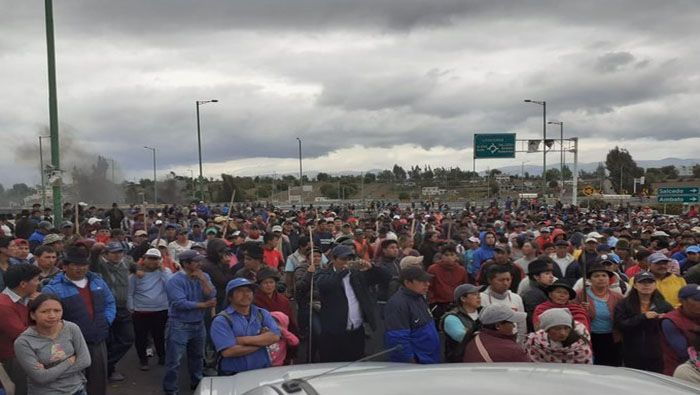 Varias organizaciones sociales se comprometieron a seguir en las calles hasta que el presidente Lenín Moreno retroceda en su decisión.
