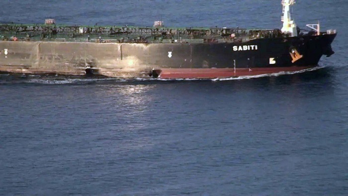 El buque cisterna Sabiti fue atacado en el este del mar Rojo cuando se encontraba a unos 95 kilómetros del puerto saudita de Yida.