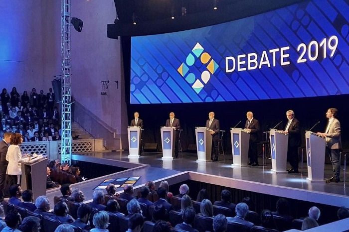 El debate será moderado por dos parejas de presentadores, y cada candidato contará con un máximo de 45 segundos para presentarse.