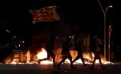 Una protesta paralela a la manifestación masiva en Barcelona terminó en graves disturbios.