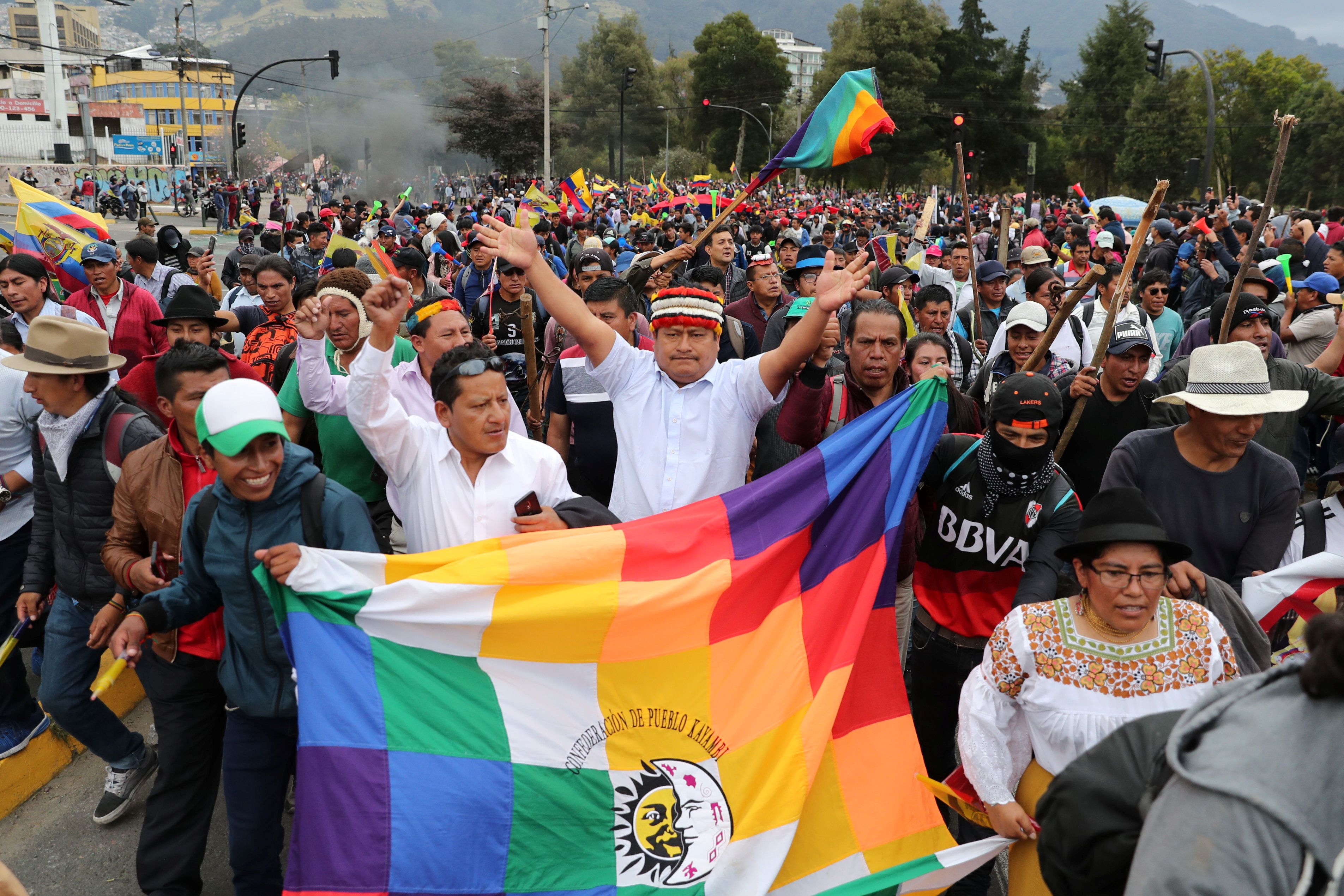 Al menos 10 personas murieron y 1340 resultaron heridas de acuerdo con el último balance de la Defensoría del Pueblo de Ecuador.
