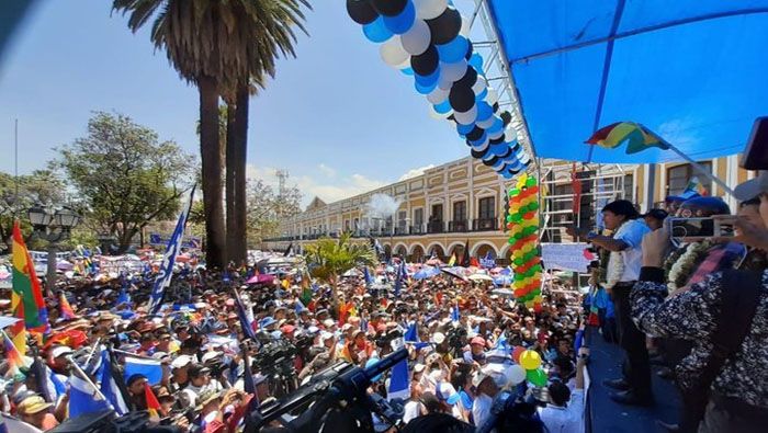 El presidente Evo Morales expresó que la Constitución, la primera elegida por el voto popular, lo respalda.
