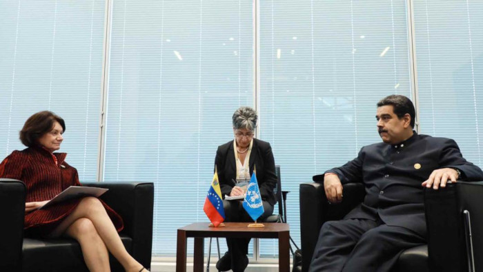 El presidente venezolano siguió este sábado con reuniones bilaterales en cumbre del Mnoal en Bakú, Azerbaiyán.