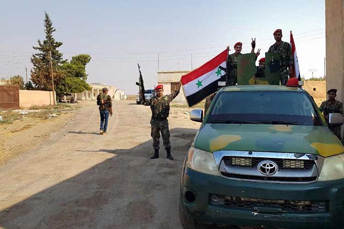 El Ejército sirio fue recibido por el pueblo de las zonas afectadas por la ofensiva de Turquía.