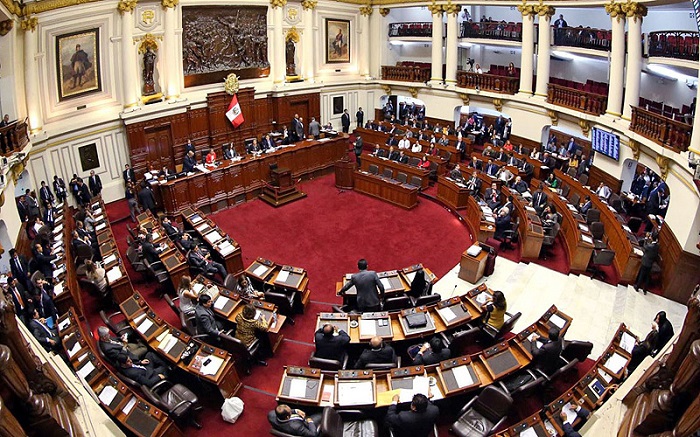 La evaluación sobre la constitucionalidad de la disolución del Congreso peruano puede demorarse varias semanas.