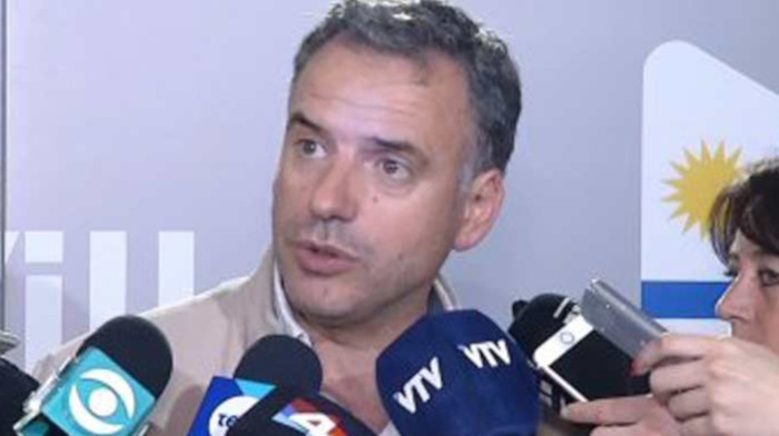 Orsi explicó la estrategia del Frente Amplio rumbo a la segunda vuelta electoral que enfrentará a Martínez y al nacionalista Luis Lacalle Pou.