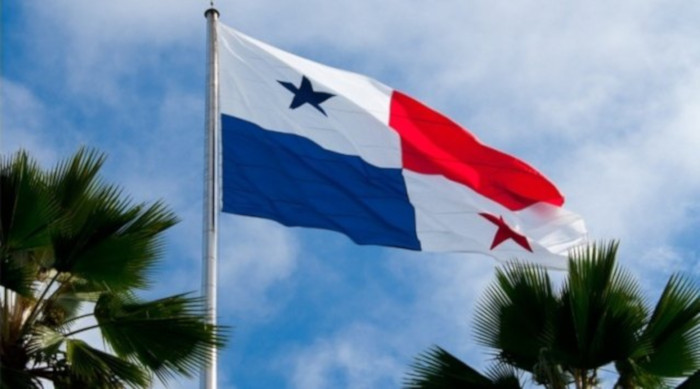 Panamá proclama la independencia del istmo el 3 de noviembre de 1903, y se separa definitivamente de Colombia..