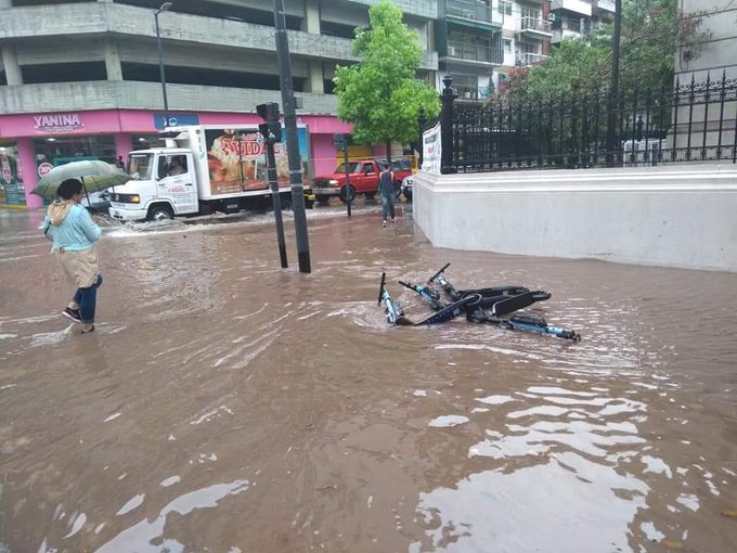 En las redes sociales expresaron su descontento por las inundaciones en Buenos Aires.