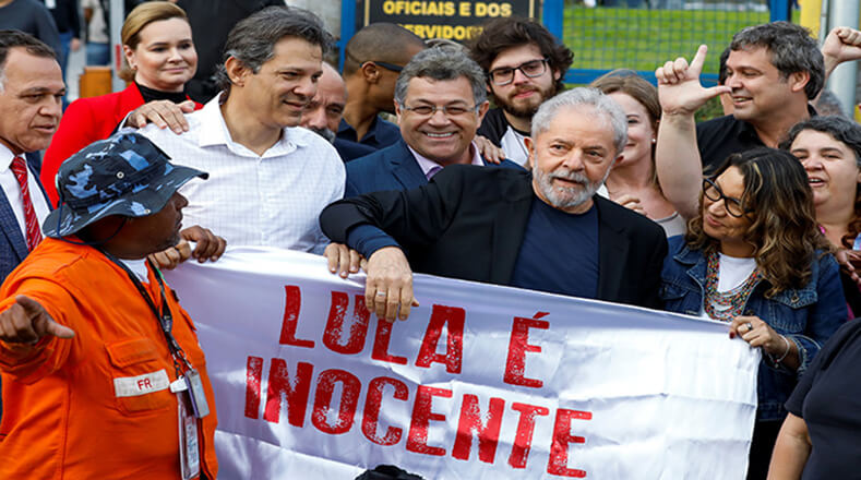 "Eran el alimento de la democracia que yo necesitaba para resistir el lado podrido, lo que hicieron ellos conmigo y con la justicia brasileña"