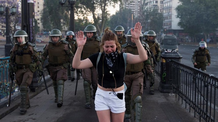 Los Carabineros y el gobierno de Piñera han sido acusados de violar los derechos humanos de los chilenos en las protestas.