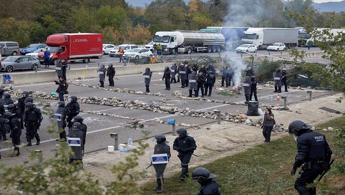 El bloqueo del libre tránsito en esta autopista frontera con Francia se extendió por tres días, desde el llamado de la plataforma independentista, Tsunami Democrátic.