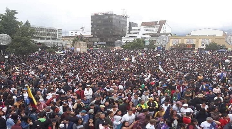 En Bogotá, Medellín, Cali, Nieva, Bucaramanga, Barranquilla, Cartagena, entre otras ciudades, se han concentrado dirigentes sindicales, estudiantes, docentes y activistas sociales, que desde el 21 de noviembre pasado mantienen un paro contra la Administración Duque.