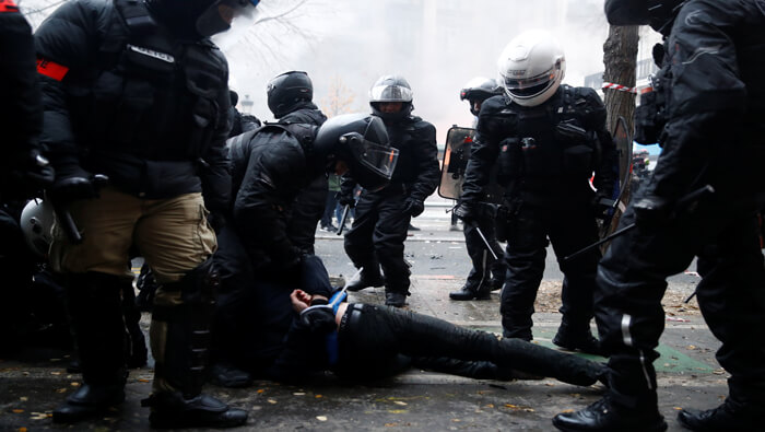 Ante el llamado a la protesta masiva contra la nueva reforma promovida por el Gobierno francés, las autoridades desplegaron unos 6.000 agentes.