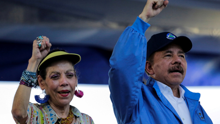 En la foto de archivo, el presidente y la vicepresidenta de Nicaragua participan en una manifestación en Managua.