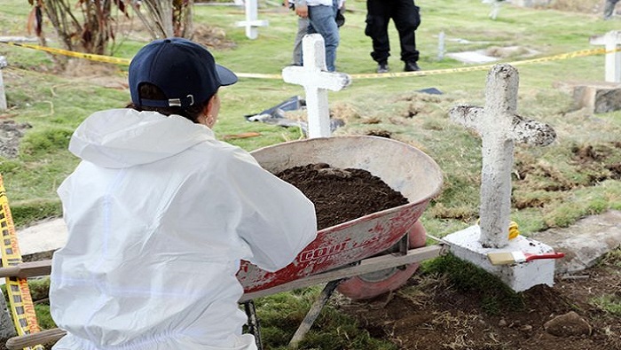 García enfatizó que debido a que los cuerpos fueron enterrados entre los años 2005 y 2007, el proceso de identificación pueden tomar varios meses.