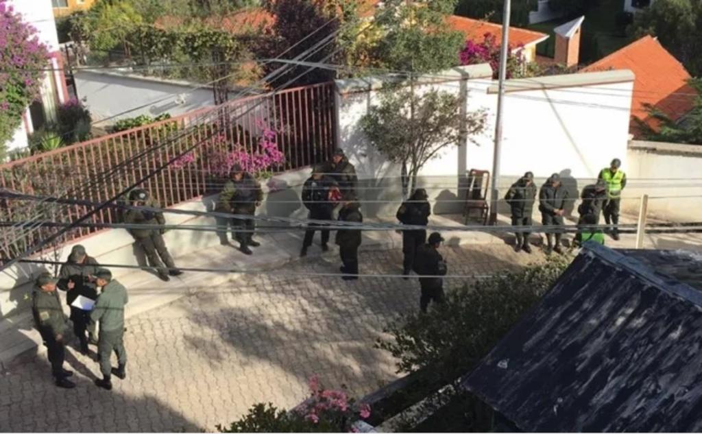 El Gobierno de Andrés Manuel López Obrador rechazó el hostigamiento por parte de cuerpos de seguridad e Inteligencia bolivianos.