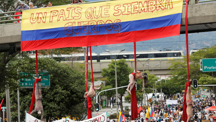 Multitudinarias marchas se han registrado en Colombia ante violencia contra luchadores sociales, entre otras demandas.