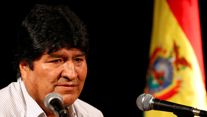 El presidente boliviano Evo Morales asiste a una conferencia de prensa, en Buenos Aires, Argentina.