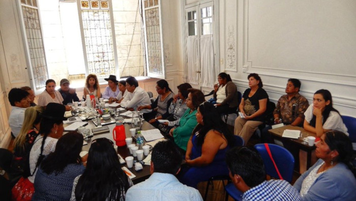 El presidente boliviano sostiene en Buenos Aires, Argentina, una reunión con sus correligionarios del Movimiento al Socialismo.