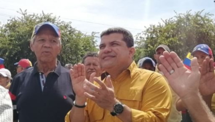 La Asamblea Nacional de Venezuela elige como presidente al opositor Luis Parra para sustituir a Juan Guaidó.,