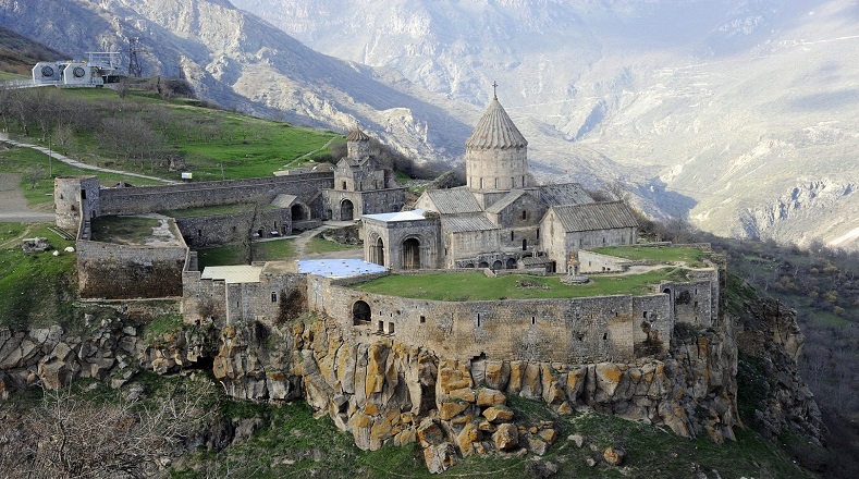 Monasterios Armenios de Irán .
