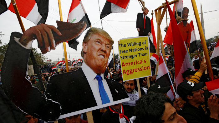 Ciudadanos iraquíes realizan una marcha en rechazo a la presencia de las fuerzas militares de EE.UU.