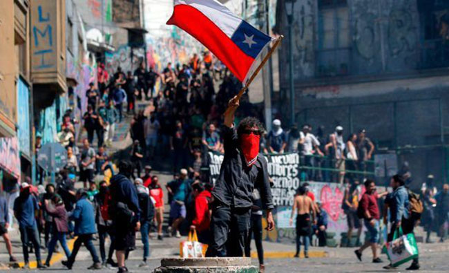 Chile: Desde el viejo modelo capitalista al  nacimiento de una nueva sociedad