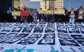 Los familiares de las víctimas aseguran que, durante la gestión de Álvaro Uribe Vélez, fueron cometidos más de 2.000 ejecuciones extrajudiciales.