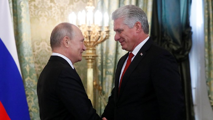 Durante su viaje a Rusia en 2019, el presidente cubano Díaz-Canel realizó la invitación a su homólogo y Putin aseguró que 