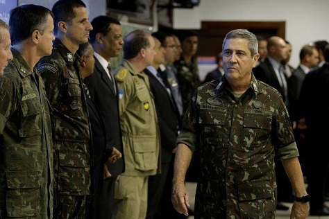 Brasil's President Jair Bolsonaro announced Thursday that he offered the position of chief of staff to Army General Walter Braga.