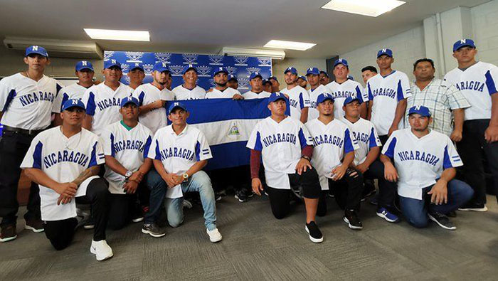 La Sub-23 de beisbol de Nicaragua fue abanderada y está preparada para la competencia en su territorio.