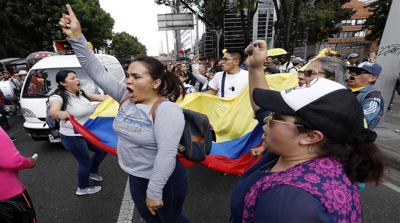 Según cifras de la Federación Colombiana de Trabajadores de la Educación (Fecode), en la primera jornada del paro nacional de 48 horas, más de 5.000 maestros salieron a marchar. 