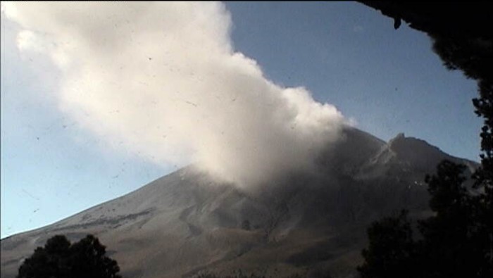El Centro Nacional de Prevención de Desastres reportó nuevas emisiones del volcán tras un registro de nueva actividad mantenida desde el 24 de febrero.
