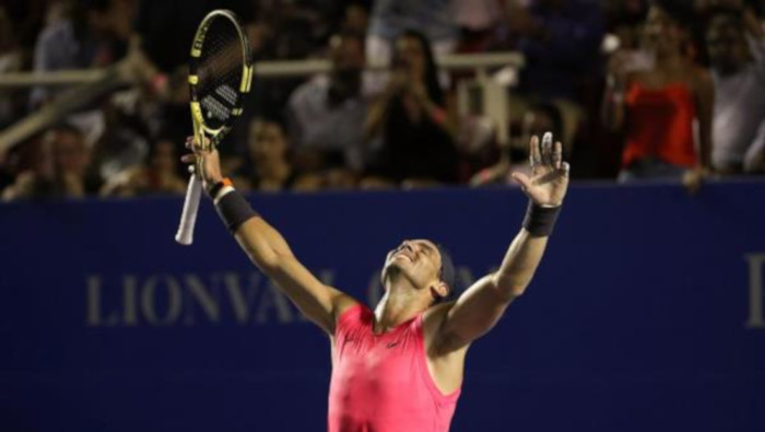 Rafa Nadal celebra su victoria en el Abierto Mexicano de Acapulco, tras derrotar en dos sets a Taylor Fritz.