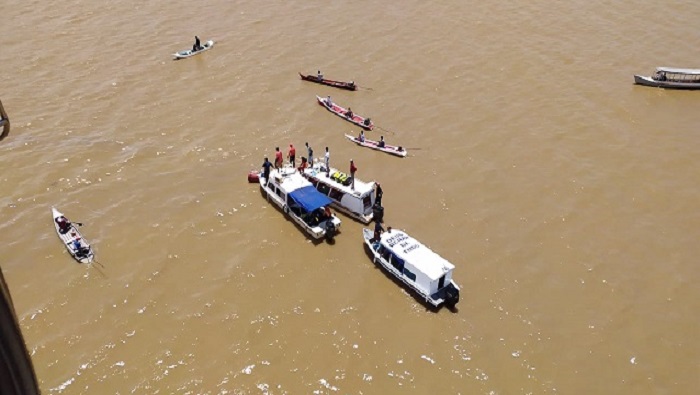 La embarcación salió del municipio de Santana hacia Santarém, en Pará, y desde este lunes se comenzó el traslado de los cuerpos de las víctimas hacia la sede de la Policía Científico-Técnica (Politec), en Macapá.