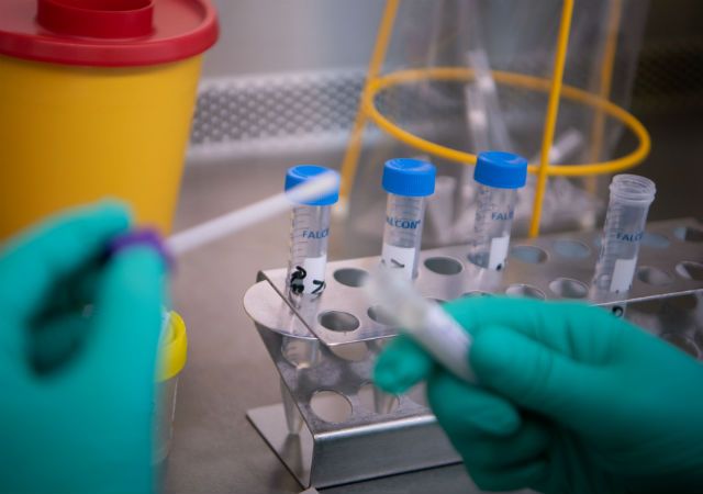El primer caso de Coronavirus en Colombia bajo protocolos de salud previstos por las autoridades