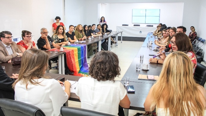 La subsecretaria de Derechos, Bienestar y Género, Sabrina Calandrón, aseguró que la medida significa un inicio, una primera mesa de un trabajo que comienza ahora.