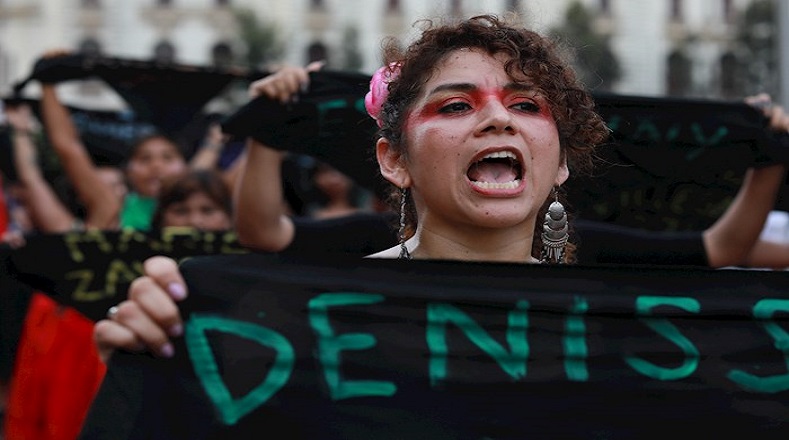 Al igual que en la gran mayoría de los países de Latinoamérica, las mujeres peruanas salieron a manifestar en contra de los feminicidios y la violencia sexual, exigiendo al Estado que cumpla con sus responsabilidades para defender a las niñas y adolescentes.