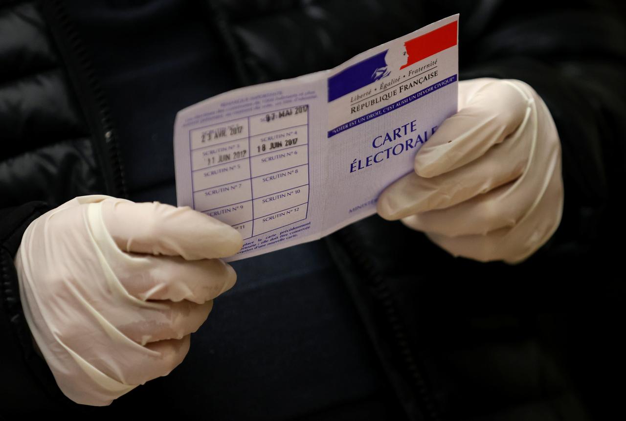 El Ministerio del interior anunció que todos los colegios electorales del territorio francés operaron con éxito.