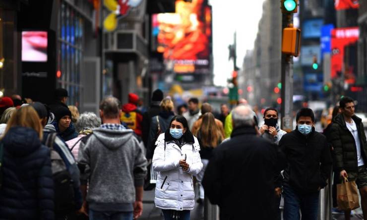 Nuevo brote de coronavirus se suma a la crisis de desempleo en Nueva York.