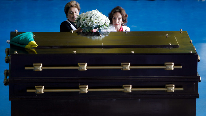 En 2013 la entonces mandataria Dilma Roussef rindió al derrocado presidente Joao Goulart honores militares fúnebres propios para un jefe de Estado.