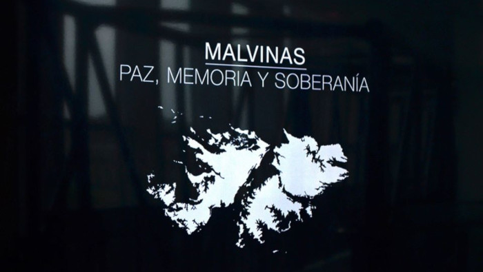 En redes sociales se pide a usuarios escriban mensajes en homenaje a los caídos en la guerra de las Malvinas.