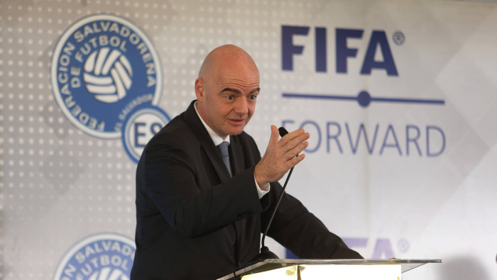 El presidente de la FIFA afirmó que ningún partido vale más que una vida humana.